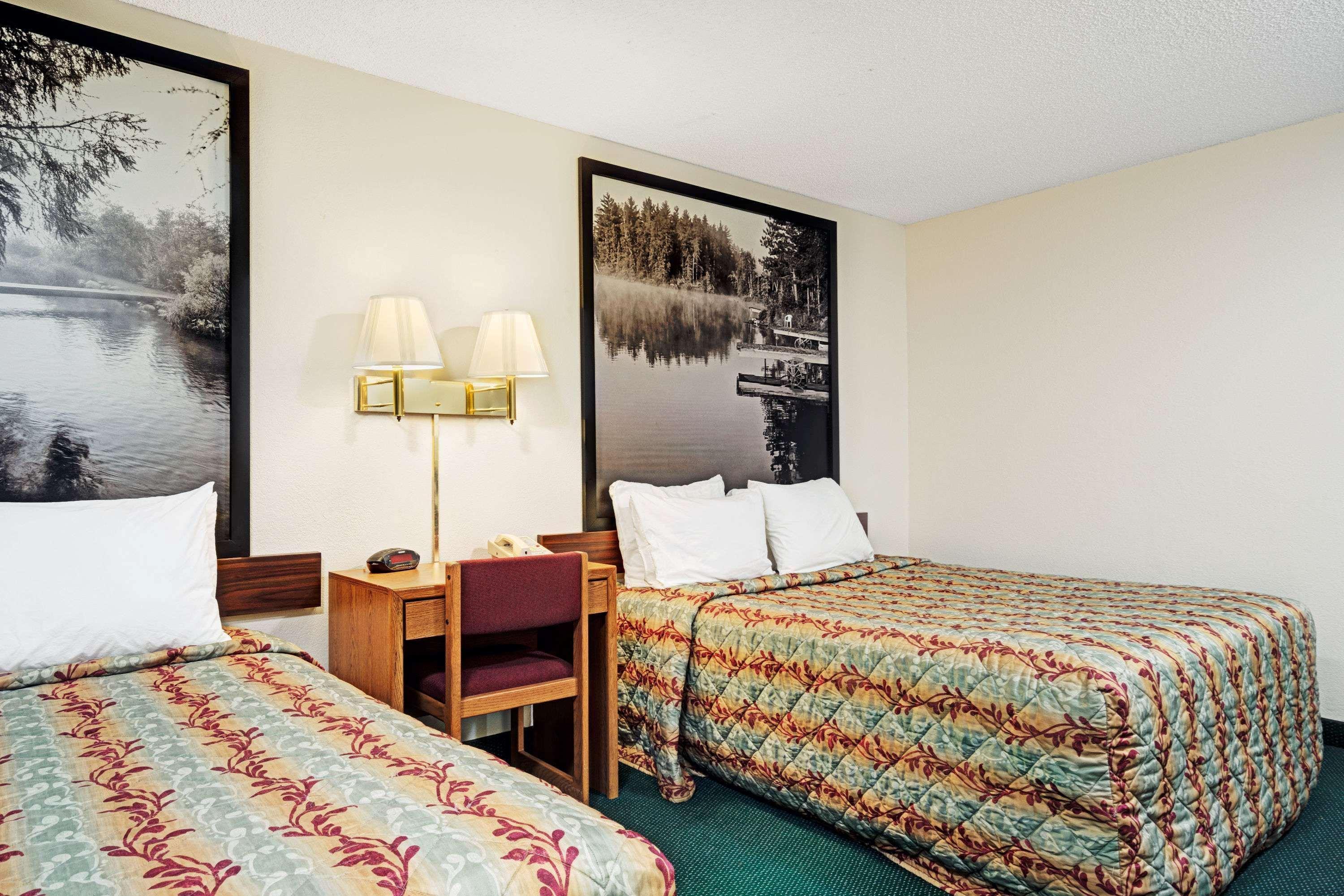 Super 8 By Wyndham Rogers Minnesota Exterior photo
