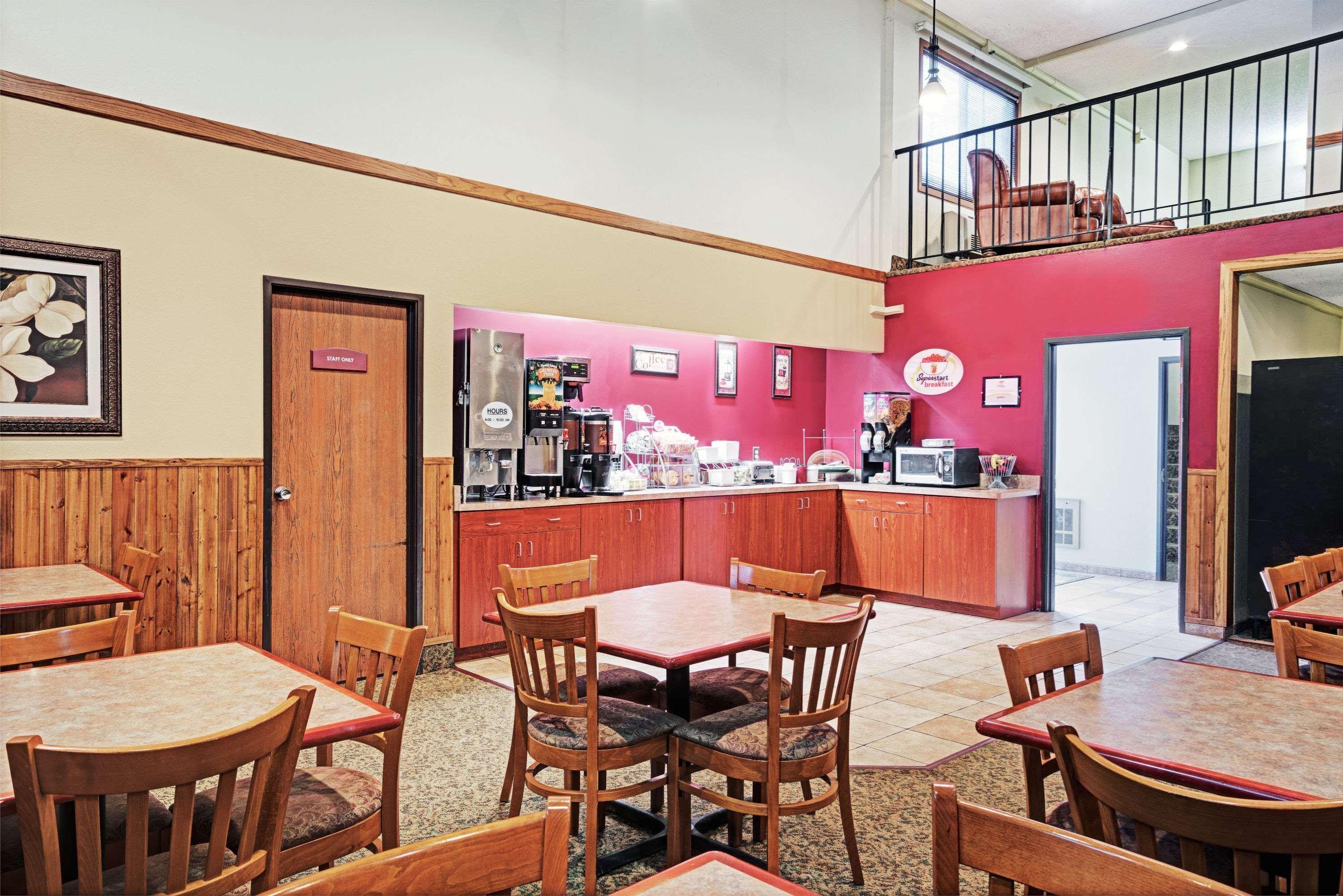 Super 8 By Wyndham Rogers Minnesota Exterior photo